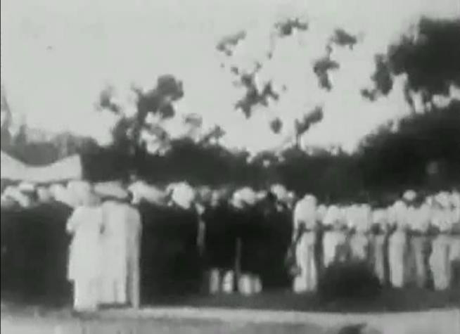 Không khí nghiêm trang Không khí nghiêm trang