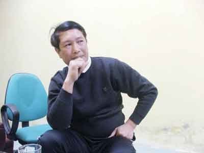 Ông Đặng Văn Khoái cho biết mình giúp mà chưa hề biết mặt thí sinh. Ông Đặng Văn Khoái cho biết mình giúp mà chưa hề biết mặt thí sinh.