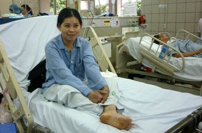 Sau 2 tuần điều trị, bệnh nhân Thảo từ chỗ cận kề cái chết đã có thể tự thở, tự đi lại bình thường (Ảnh: C.Q) Sau 2 tuần điều trị, bệnh nhân Thảo từ chỗ cận kề cái chết đã có thể tự thở, tự đi lại bình thường (Ảnh: C.Q)