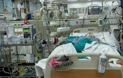 Bệnh nhân Thảo trong quá trình phẫu thuật, cấp cứu (Ảnh do bác sỹ cung cấp) Bệnh nhân Thảo trong quá trình phẫu thuật, cấp cứu (Ảnh do bác sỹ cung cấp)