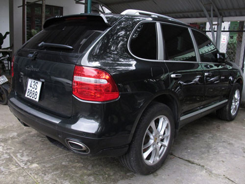 Chiếc xe ô tô Porsche trị giá nhiều tỉ đồng của đối tượng Nguyễn Văn Vinh