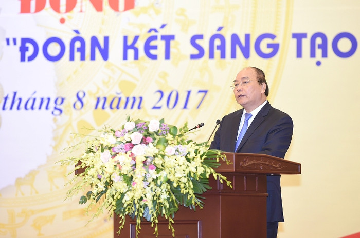 Thủ tướng Nguyễn Xuân Phúc phát động phong trào thi đua “Đoàn kết sáng tạo” vào sáng 28/8 (ảnh chinhphu.vn). Thủ tướng Nguyễn Xuân Phúc phát động phong trào thi đua “Đoàn kết sáng tạo” vào sáng 28/8 (ảnh chinhphu.vn).