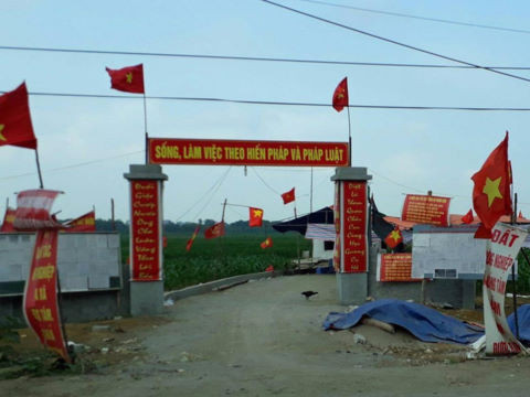 Đồng tâm là xã duy nhất không đạt tiêu chí về quốc phòng an ninh trong xây dựng nông thôn mới (ảnh minh họa - nguồn Zing.vn). Đồng tâm là xã duy nhất không đạt tiêu chí về quốc phòng an ninh trong xây dựng nông thôn mới (ảnh minh họa - nguồn Zing.vn).