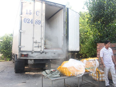 Phát hiện gần 14 tấn thịt thối bao bì Trung Quốc ảnh 6