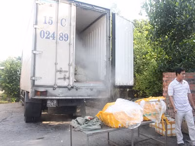 Phát hiện gần 14 tấn thịt thối bao bì Trung Quốc ảnh 6