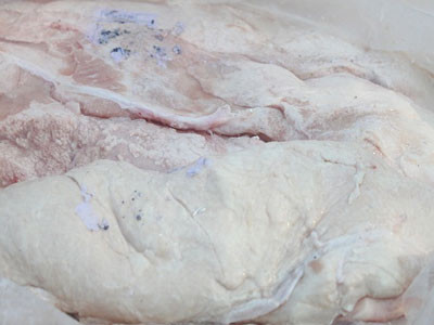 Phát hiện gần 14 tấn thịt thối bao bì Trung Quốc ảnh 3