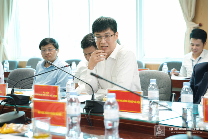 Giáo sư, Tiến sĩ Từ Minh Phương - Chủ tịch Hội đồng Học viện, Học viện Công nghệ Bưu chính Viễn thông phát biểu tại toạ đàm. t101200.jpg
