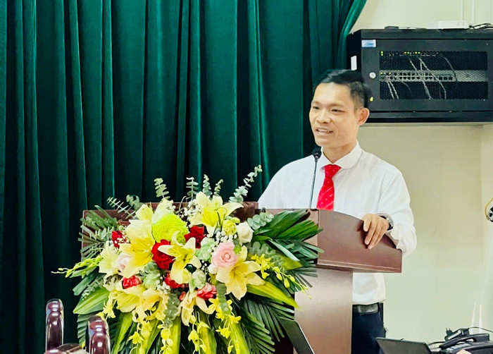 Thầy Trần Đình Nam - Hiệu trưởng Trường Trung học phổ thông Yên Dũng số 1 (tỉnh Bắc Giang). Ảnh: thptyendung1.bacgiang.edu.vn. Thầy-Trần-Đình-Nam-Hiệu-trưởng-Trung-học-phổ-thông-Yên-Dũng-số-1-Bắc-Giang.-Ảnh_-thptyendung1.jpg