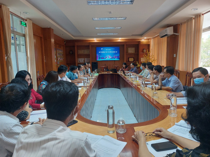 Sở Giáo dục và Đào tạo tỉnh An Giang tổ chức họp thẩm định phần mềm tuyển sinh vào lớp 10 đáp ứng dịch vụ công trực tuyến trong ngành giáo dục. Ảnh: angiang.edu.vn. Sở Giáo dục và Đào tạo tỉnh An Giang tổ chức họp thẩm định phần mềm tuyển sinh vào lớp 10 đáp ứng dịch vụ công trực tuyến trong ngành GDĐT tỉnh An Giang năm học 2023-2024. Ảnh_ angiang.edu.vn.jpg