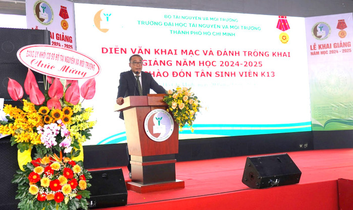 Phó Giáo sư, Tiến sĩ Huỳnh Quyền - Hiệu trưởng Trường Đại học Tài nguyên và Môi trường thành phố Hồ Chí Minh. Ảnh: website trường. ad.jpg