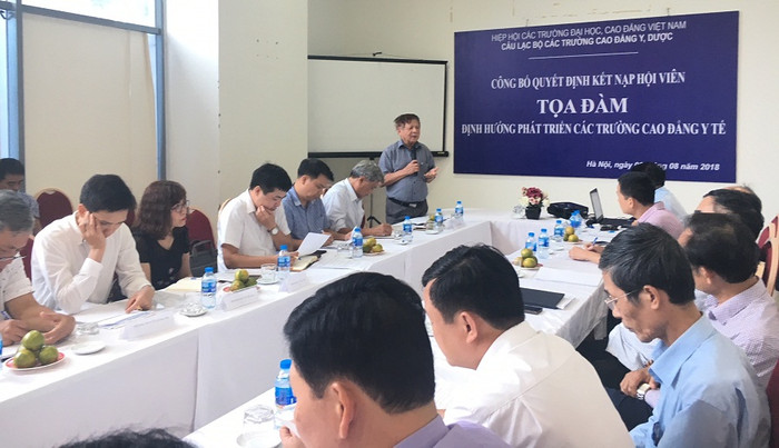 Hiệp hội các trường Đại học, Cao đẳng Việt Nam đề xuất Thủ tướng Chính phủ cho phép các trường cao đẳng y tế nói chung, các trường cao đẳng y tế là thành viên của Hiệp hội nói riêng được chủ động xây dựng Đề án đổi mới tổ chức quản lý, nâng cao chất lượng, hiệu quả hoạt động của nhà trường phù hợp với tinh thần Nghị quyết 19 và Nghị quyết 20 của Trung ương Đảng. (Ảnh: Vương Thủy) Hiệp hội các trường Đại học, Cao đẳng Việt Nam đề xuất Thủ tướng Chính phủ cho phép các trường cao đẳng y tế nói chung, các trường cao đẳng y tế là thành viên của Hiệp hội nói riêng được chủ động xây dựng Đề án đổi mới tổ chức quản lý, nâng cao chất lượng, hiệu quả hoạt động của nhà trường phù hợp với tinh thần Nghị quyết 19 và Nghị quyết 20 của Trung ương Đảng. (Ảnh: Vương Thủy)