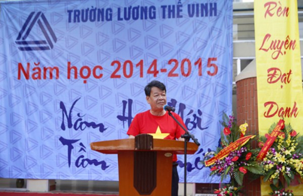 Theo thầy Phạm Trung Dũng - Hiệu trưởng trường phổ thông Lương Thế Vinh (Hà Nội), thi tuyển sinh vào lớp 10 với 4 môn thi là phù hợp nhất! (Ảnh: Nguồn Báo Tiền phong) Theo thầy Phạm Trung Dũng - Hiệu trưởng trường phổ thông Lương Thế Vinh (Hà Nội), thi tuyển sinh vào lớp 10 với 4 môn thi là phù hợp nhất! (Ảnh: Nguồn Báo Tiền phong)