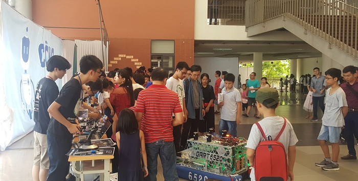 Triển lãm khoa học khơi dậy niềm đam mê nghiên cứu của học sinh ảnh 2 Triển lãm khoa học khơi dậy niềm đam mê nghiên cứu của học sinh ảnh 2