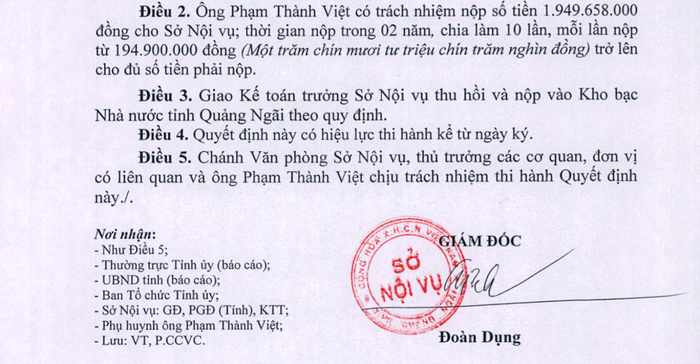 Một quyết định thu hồi kinh phí đào tạo do Sở Nội vụ Quảng Ngãi ban hành. Ảnh: AP