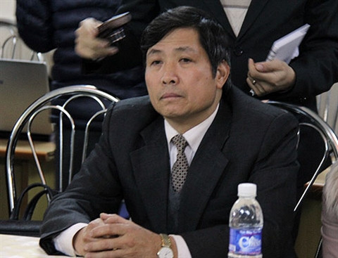 Ông Nguyễn Văn Khanh, nguyên Phó chủ tịch huyện Tiên Lãng tại buổi nhận quyết định tạm đình chỉ công tác. Ảnh: Thái Thịnh (Tiền Phong).