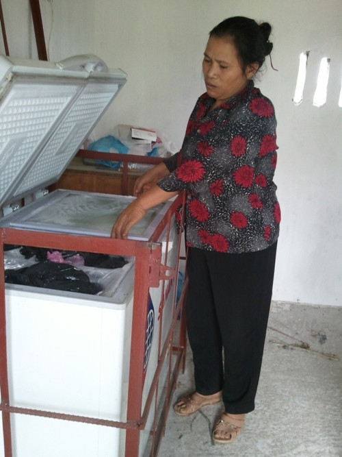 Chiếc tủ đá lạnh này giúp cho công việc của bà đỡ vất vả hơn. Chiếc tủ đá lạnh này giúp cho công việc của bà đỡ vất vả hơn.