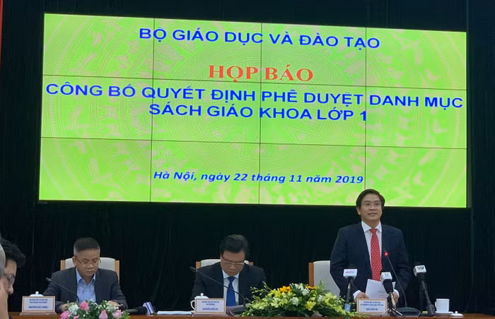 Làm thế nào để hạn chế tiêu cực xảy ra trong quá trình chọn sách giáo khoa? ảnh 2