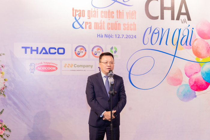 Ông Lê Quốc Minh - Ủy viên Trung ương Đảng, Tổng Biên tập Báo Nhân Dân, Phó Trưởng ban Tuyên giáo Trung ương, Chủ tịch Hội nhà báo Việt Nam chia sẻ tại buổi lễ. 149A0408.jpg