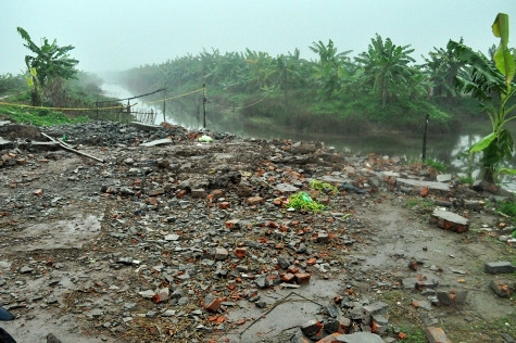 Vụ cưỡng chế thu hồi đất nhà Đoàn Văn Vươn đã để lại hậu quả nghiêm trọng gây bức xúc trong dư luận xã hội và cho thấy hàng loạt những sai phạm ở các cấp cơ sở, ban ngành tại Hải Phòng. Vụ cưỡng chế thu hồi đất nhà Đoàn Văn Vươn đã để lại hậu quả nghiêm trọng gây bức xúc trong dư luận xã hội và cho thấy hàng loạt những sai phạm ở các cấp cơ sở, ban ngành tại Hải Phòng.