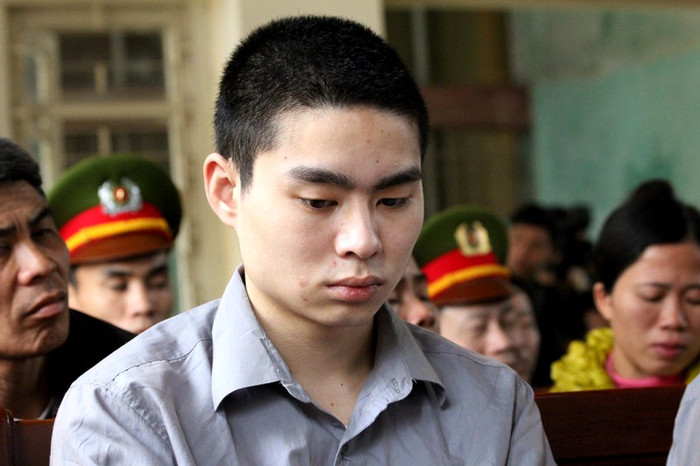 Luyện luôn tỏ ra bình tĩnh từ đầu đến cuối phiên xử Luyện luôn tỏ ra bình tĩnh từ đầu đến cuối phiên xử