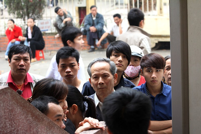 Rất nhiều người dân đã đến phiên tòa. Rất nhiều người dân đã đến phiên tòa.