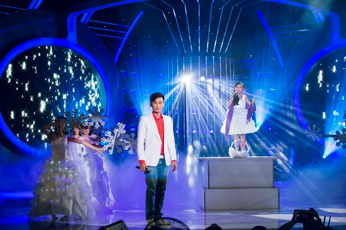 Đây là tiết mục mang đến cho khán giả một bức tranh về một cô bé dịu dàng với giọng hát ngân nga cao vút trong mủa đông tuyệt đẹp