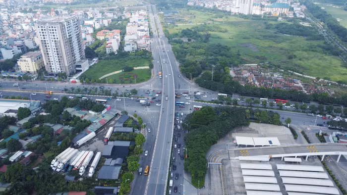 Nút giao Cổ Linh - cầu Vĩnh Tuy từ trên cao theo hướng cầu vượt Cổ Linh. Ảnh: Trung Dũng