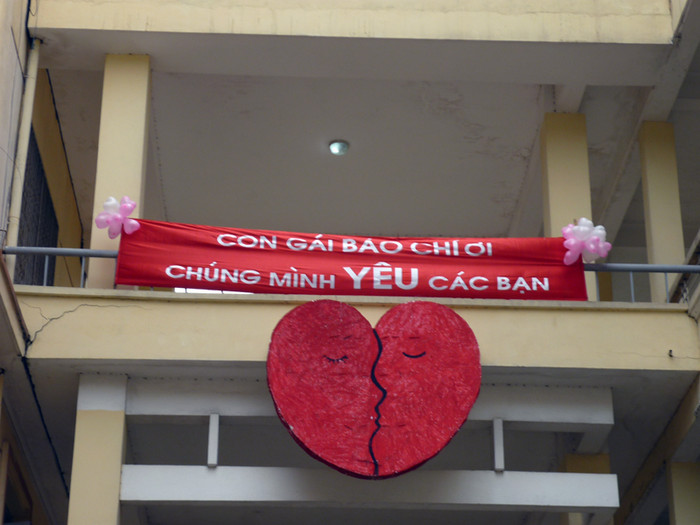 Những món quà tinh thần vô cùng bất ngờ và thú vị chỉ tìm thấy ở con trai báo chí. (Ảnh TH) Những món quà tinh thần vô cùng bất ngờ và thú vị chỉ tìm thấy ở con trai báo chí. (Ảnh TH)