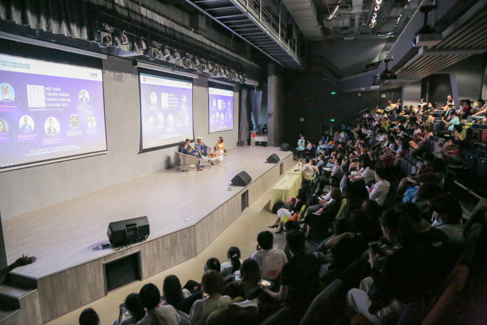 Nhà trường tổ chức Hội thảo "Truyền thông trong thời đại 4.0 và đại dịch Covid-19" với sự tham gia của nhiều chuyên gia hàng đầu về truyền thông, marketing.