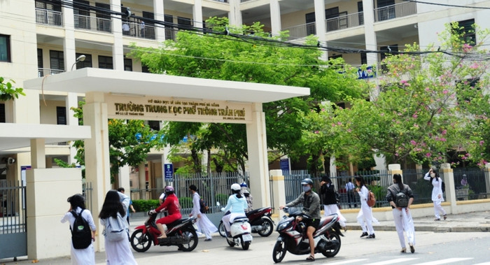 Đà Nẵng thực hiện mở cổng trường sau giờ học để học sinh và người dân vào đọc sách, vui chơi thể thao. Ảnh: AN Đà Nẵng thực hiện mở cổng trường sau giờ học để học sinh và người dân vào đọc sách, vui chơi thể thao. Ảnh: AN
