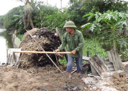 Từ tháng 2- 3/2010, tại mảnh đất rộng chừng 2.000 m2 của ông bà Bùi Văn Tác - Nguyễn Thị Huyền ở thôn Đồng Tâm, xã An Đồng (Quỳnh Phụ, Thái Bình) đã xảy ra gần 30 vụ cháy không rõ nguyên nhân. 3 gia đình con trai ông bà Tác - Huyền sống trên mảnh đất đó gồm các anh Bùi Văn Nghiễm, Bùi Văn Ngật và anh Bùi Văn Hựu. Đầu tiên, là vào sáng 21/2, người dân phát hiện cây rơm nhà anh Bùi Văn Nghiễm bỗng dưng bốc cháy. Gia đình chưa kịp định thần thì chiều cùng ngày, đống ngô của gia đình để ở ngoài vườn lại tiếp tục cháy. Kế bên nhà anh Nghiễm, chiều 23/2, đống rơm rạ của gia đình người em trai Bùi Văn Hựu cũng bốc hỏa. Sau đó, ngay cả quần áo mà các thành viên đang mặc trên người cũng tự nhiên bốc cháy nham nhở. Ngày 18/3, con gái anh Hựu là Bùi Thị Dịu đang đứng chơi ở gốc cây đào trong vườn nhà, bỗng dưng thấy lưng áo bốc lửa. Điều đặc biệt là quần áo Dịu còn bốc cháy ngay tại trường học. Đáng chú ý nhất là ngày 18/3, chiếc áo mắc trên tường và ghế nhựa phía dưới anh Bùi Văn Hựu bốc cháy ngùn ngụt. Dù đã dập kịp thời nhưng chiếc áo đã cháy đen, ghế thì chảy nhựa, tường nhà ám khói loang lổ. Hai chiếc chăn bông của bà Huyền để trên giường trong buồng đã lần lượt bốc cháy. Ngày 22/3, khi cả nhà đang ngồi nói chuyện thì phát hiện khói bốc ra từ chiếc tủ gỗ đựng quần áo. Giữa tháng 3/2010, quần của anh Bùi Văn Ngật đang treo tại mắc bỗng dưng cháy đỏ. Đồ đạc trong nhà nhiều thứ cũng bị "bà hỏa" hỏi thăm. Trước sự hoang mang của dư luận, các sở ban ngành đã vào cuộc. Tuy nhiên, những vụ cháy liên tiếp này không phải do hóa chất có trong tự nhiên mà do hai mẹ con bà Ngọ Thị Mến và Bùi Thị Dịu gây ra. Từ tháng 2- 3/2010, tại mảnh đất rộng chừng 2.000 m2 của ông bà Bùi Văn Tác - Nguyễn Thị Huyền ở thôn Đồng Tâm, xã An Đồng (Quỳnh Phụ, Thái Bình) đã xảy ra gần 30 vụ cháy không rõ nguyên nhân. 3 gia đình con trai ông bà Tác - Huyền sống trên mảnh đất đó gồm các anh Bùi Văn Nghiễm, Bùi Văn Ngật và anh Bùi Văn Hựu. Đầu tiên, là vào sáng 21/2, người dân phát hiện cây rơm nhà anh Bùi Văn Nghiễm bỗng dưng bốc cháy. Gia đình chưa kịp định thần thì chiều cùng ngày, đống ngô của gia đình để ở ngoài vườn lại tiếp tục cháy. Kế bên nhà anh Nghiễm, chiều 23/2, đống rơm rạ của gia đình người em trai Bùi Văn Hựu cũng bốc hỏa. Sau đó, ngay cả quần áo mà các thành viên đang mặc trên người cũng tự nhiên bốc cháy nham nhở. Ngày 18/3, con gái anh Hựu là Bùi Thị Dịu đang đứng chơi ở gốc cây đào trong vườn nhà, bỗng dưng thấy lưng áo bốc lửa. Điều đặc biệt là quần áo Dịu còn bốc cháy ngay tại trường học. Đáng chú ý nhất là ngày 18/3, chiếc áo mắc trên tường và ghế nhựa phía dưới anh Bùi Văn Hựu bốc cháy ngùn ngụt. Dù đã dập kịp thời nhưng chiếc áo đã cháy đen, ghế thì chảy nhựa, tường nhà ám khói loang lổ. Hai chiếc chăn bông của bà Huyền để trên giường trong buồng đã lần lượt bốc cháy. Ngày 22/3, khi cả nhà đang ngồi nói chuyện thì phát hiện khói bốc ra từ chiếc tủ gỗ đựng quần áo. Giữa tháng 3/2010, quần của anh Bùi Văn Ngật đang treo tại mắc bỗng dưng cháy đỏ. Đồ đạc trong nhà nhiều thứ cũng bị "bà hỏa" hỏi thăm. Trước sự hoang mang của dư luận, các sở ban ngành đã vào cuộc. Tuy nhiên, những vụ cháy liên tiếp này không phải do hóa chất có trong tự nhiên mà do hai mẹ con bà Ngọ Thị Mến và Bùi Thị Dịu gây ra.