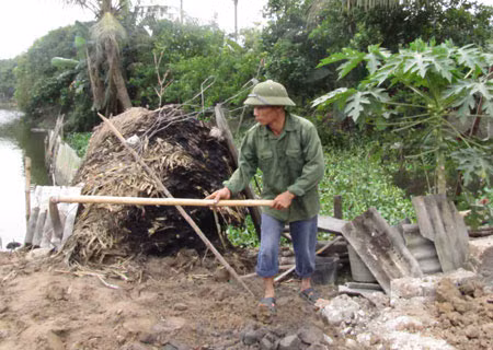 Từ tháng 2- 3/2010, tại mảnh đất rộng chừng 2.000 m2 của ông bà Bùi Văn Tác - Nguyễn Thị Huyền ở thôn Đồng Tâm, xã An Đồng (Quỳnh Phụ, Thái Bình) đã xảy ra gần 30 vụ cháy không rõ nguyên nhân. 3 gia đình con trai ông bà Tác - Huyền sống trên mảnh đất đó gồm các anh Bùi Văn Nghiễm, Bùi Văn Ngật và anh Bùi Văn Hựu. Đầu tiên, là vào sáng 21/2, người dân phát hiện cây rơm nhà anh Bùi Văn Nghiễm bỗng dưng bốc cháy. Gia đình chưa kịp định thần thì chiều cùng ngày, đống ngô của gia đình để ở ngoài vườn lại tiếp tục cháy. Kế bên nhà anh Nghiễm, chiều 23/2, đống rơm rạ của gia đình người em trai Bùi Văn Hựu cũng bốc hỏa. Sau đó, ngay cả quần áo mà các thành viên đang mặc trên người cũng tự nhiên bốc cháy nham nhở. Ngày 18/3, con gái anh Hựu là Bùi Thị Dịu đang đứng chơi ở gốc cây đào trong vườn nhà, bỗng dưng thấy lưng áo bốc lửa. Điều đặc biệt là quần áo Dịu còn bốc cháy ngay tại trường học. Đáng chú ý nhất là ngày 18/3, chiếc áo mắc trên tường và ghế nhựa phía dưới anh Bùi Văn Hựu bốc cháy ngùn ngụt. Dù đã dập kịp thời nhưng chiếc áo đã cháy đen, ghế thì chảy nhựa, tường nhà ám khói loang lổ. Hai chiếc chăn bông của bà Huyền để trên giường trong buồng đã lần lượt bốc cháy. Ngày 22/3, khi cả nhà đang ngồi nói chuyện thì phát hiện khói bốc ra từ chiếc tủ gỗ đựng quần áo. Giữa tháng 3/2010, quần của anh Bùi Văn Ngật đang treo tại mắc bỗng dưng cháy đỏ. Đồ đạc trong nhà nhiều thứ cũng bị "bà hỏa" hỏi thăm. Trước sự hoang mang của dư luận, các sở ban ngành đã vào cuộc. Tuy nhiên, những vụ cháy liên tiếp này không phải do hóa chất có trong tự nhiên mà do hai mẹ con bà Ngọ Thị Mến và Bùi Thị Dịu gây ra. Từ tháng 2- 3/2010, tại mảnh đất rộng chừng 2.000 m2 của ông bà Bùi Văn Tác - Nguyễn Thị Huyền ở thôn Đồng Tâm, xã An Đồng (Quỳnh Phụ, Thái Bình) đã xảy ra gần 30 vụ cháy không rõ nguyên nhân. 3 gia đình con trai ông bà Tác - Huyền sống trên mảnh đất đó gồm các anh Bùi Văn Nghiễm, Bùi Văn Ngật và anh Bùi Văn Hựu. Đầu tiên, là vào sáng 21/2, người dân phát hiện cây rơm nhà anh Bùi Văn Nghiễm bỗng dưng bốc cháy. Gia đình chưa kịp định thần thì chiều cùng ngày, đống ngô của gia đình để ở ngoài vườn lại tiếp tục cháy. Kế bên nhà anh Nghiễm, chiều 23/2, đống rơm rạ của gia đình người em trai Bùi Văn Hựu cũng bốc hỏa. Sau đó, ngay cả quần áo mà các thành viên đang mặc trên người cũng tự nhiên bốc cháy nham nhở. Ngày 18/3, con gái anh Hựu là Bùi Thị Dịu đang đứng chơi ở gốc cây đào trong vườn nhà, bỗng dưng thấy lưng áo bốc lửa. Điều đặc biệt là quần áo Dịu còn bốc cháy ngay tại trường học. Đáng chú ý nhất là ngày 18/3, chiếc áo mắc trên tường và ghế nhựa phía dưới anh Bùi Văn Hựu bốc cháy ngùn ngụt. Dù đã dập kịp thời nhưng chiếc áo đã cháy đen, ghế thì chảy nhựa, tường nhà ám khói loang lổ. Hai chiếc chăn bông của bà Huyền để trên giường trong buồng đã lần lượt bốc cháy. Ngày 22/3, khi cả nhà đang ngồi nói chuyện thì phát hiện khói bốc ra từ chiếc tủ gỗ đựng quần áo. Giữa tháng 3/2010, quần của anh Bùi Văn Ngật đang treo tại mắc bỗng dưng cháy đỏ. Đồ đạc trong nhà nhiều thứ cũng bị "bà hỏa" hỏi thăm. Trước sự hoang mang của dư luận, các sở ban ngành đã vào cuộc. Tuy nhiên, những vụ cháy liên tiếp này không phải do hóa chất có trong tự nhiên mà do hai mẹ con bà Ngọ Thị Mến và Bùi Thị Dịu gây ra.
