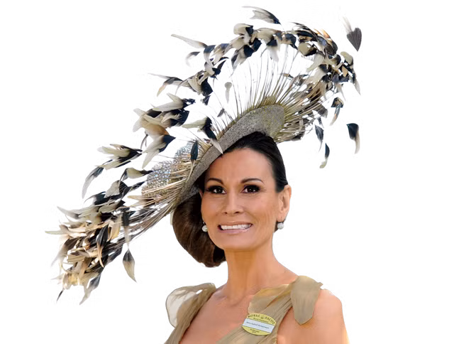 Là cảm hứng cho các nhà thiết kế tiếp tục thiết kế nên các kiểu mũ rộng vành độc đáo khác Là cảm hứng cho các nhà thiết kế tiếp tục thiết kế nên các kiểu mũ rộng vành độc đáo khác