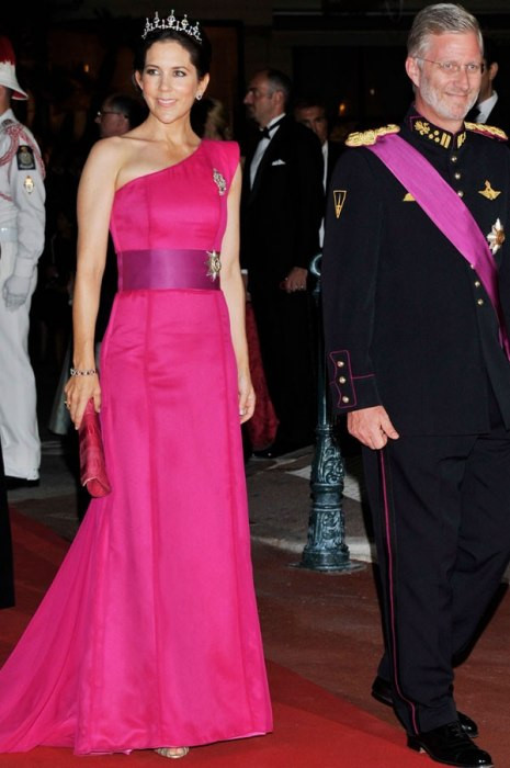 Dù đã là bà mẹ của bốn đứa con nhưng bà vẫn trẻ trung và vô cùng xinh đẹp Dù đã là bà mẹ của bốn đứa con nhưng bà vẫn trẻ trung và vô cùng xinh đẹp