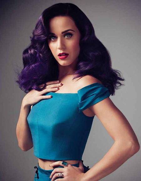 Khéo léo khoe bụng thon với mẫu áo crop-top đang được các sao ưa chuộng năm nay