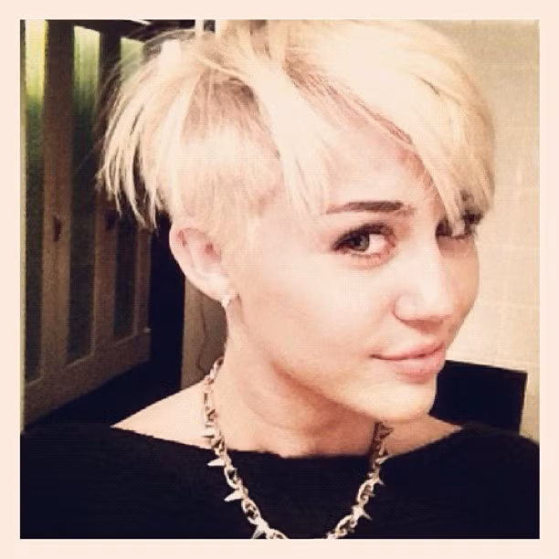 Mái tóc ngắn đầy cá tính và nổi loạn Mái tóc ngắn đầy cá tính và nổi loạn