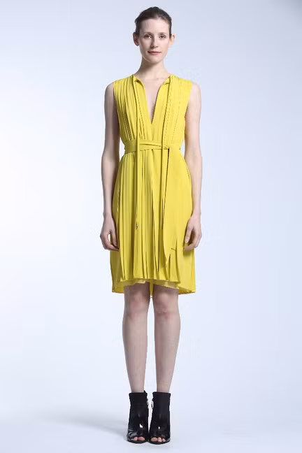 Chiếc váy tuyệt đẹp với những nếp xếp ly mềm mại, bay bổng