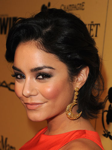 Kiểu tóc lạ và cá tính của Vanessa Hudgens Kiểu tóc lạ và cá tính của Vanessa Hudgens