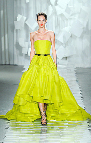 Người ta ứng dụng màu sắc này trên sàn diễn thời trang....