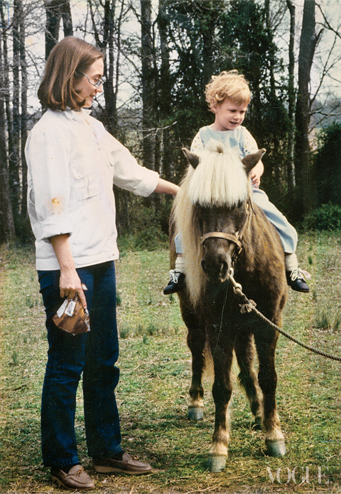 Với một ông bố quyền lực và bà mẹ nghiêm khắc, từ khi sinh ra, Chelsea Clinton đã được mong đợi sẽ có một sự nghiệp chính trị nổi bật