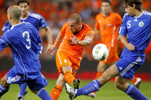 Wesley Sneijder (Inter Milan) luôn là một trong những mục tiêu lớn nhất mà HLV Alex Ferguson nhắm tới. Wesley Sneijder (Inter Milan) luôn là một trong những mục tiêu lớn nhất mà HLV Alex Ferguson nhắm tới.