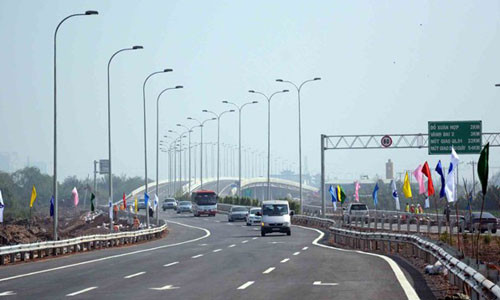 Đề xuất tăng mức phí gấp đôi đối với các phương tiện di chuyển trên cao tốc TP.HCM – Long Thành – Dầu Giây của VEC nhận sự quan tâm lớn của dư luận - ảnh nguồn Zing