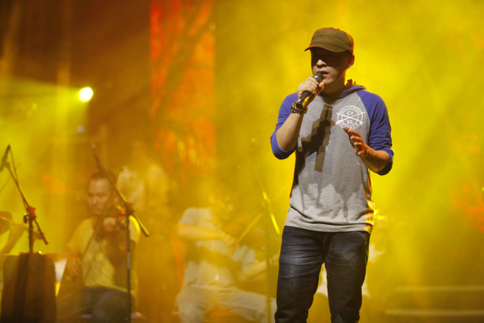 Sau bao ngày tập luyện cùng với ban nhạc và vũ đoàn, chiều 4/4, Lam Trường đã có buổi tổng dợt cùng với tất cả các ca sỹ Khách mời. Sau bao ngày tập luyện cùng với ban nhạc và vũ đoàn, chiều 4/4, Lam Trường đã có buổi tổng dợt cùng với tất cả các ca sỹ Khách mời.