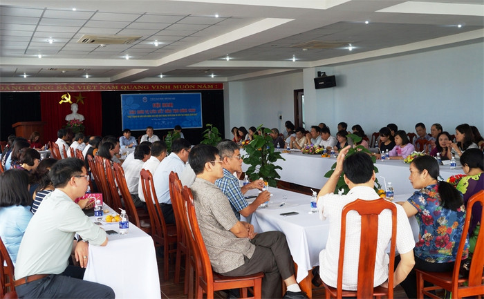 Nhiều đại biểu tham gia hội nghị bày tỏ lo lắng chất lượng đào tạo của hệ không chính quy. (Ảnh: ĐH Mở Hà Nội) Nhiều đại biểu tham gia hội nghị bày tỏ lo lắng chất lượng đào tạo của hệ không chính quy. (Ảnh: ĐH Mở Hà Nội)