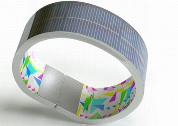 3. Mẫu smartphone Flexible của Auki Flexible của Auki là một trong những chiếc điện thoại thông minh khó tưởng tượng nhất trong danh sách này. Chiếc smartphone này được thiết kế như một chiếc đồng hồ đeo tay linh hoạt và tiện lợi. Đặc biêt, Flexible được gắn các tấm pin mặt trời trên màn hình giúp chuyển đổi nhiệt năng thành điện năng ở chế độ chờ khi không sử dụng và năng lượng sẽ được dự trữ trong pin cho những lần sử dụng sau. 3. Mẫu smartphone Flexible của Auki Flexible của Auki là một trong những chiếc điện thoại thông minh khó tưởng tượng nhất trong danh sách này. Chiếc smartphone này được thiết kế như một chiếc đồng hồ đeo tay linh hoạt và tiện lợi. Đặc biêt, Flexible được gắn các tấm pin mặt trời trên màn hình giúp chuyển đổi nhiệt năng thành điện năng ở chế độ chờ khi không sử dụng và năng lượng sẽ được dự trữ trong pin cho những lần sử dụng sau.