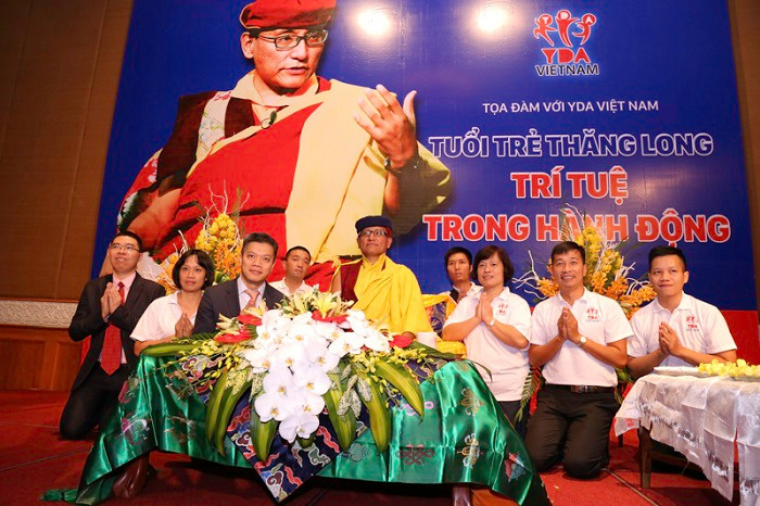 Đức Pháp Vương dự tọa đàm YDA Việt Nam Đức Pháp Vương dự tọa đàm YDA Việt Nam