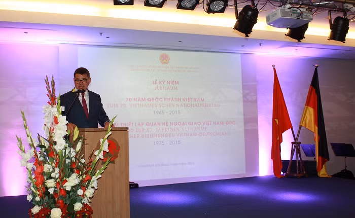 Kiều bào Đức tổ chức kỷ niệm 40 năm quan hệ ngoại giao Đức-Việt ảnh 2 Kiều bào Đức tổ chức kỷ niệm 40 năm quan hệ ngoại giao Đức-Việt ảnh 2
