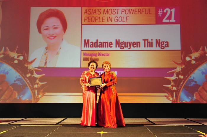 Madame Nguyễn Thị Nga được vinh danh vinh danh là “Lãnh đạo có tầm nhìn xuất sắc của Châu Á Thái Bình Dương”. Madame Nguyễn Thị Nga được vinh danh vinh danh là “Lãnh đạo có tầm nhìn xuất sắc của Châu Á Thái Bình Dương”.