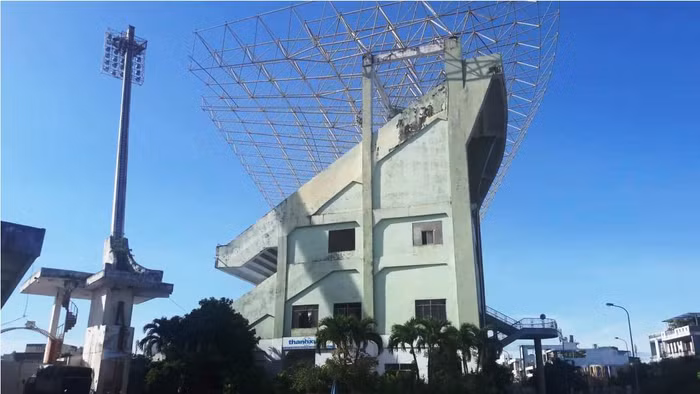 Hai cựu lãnh đạo Đà Nẵng bị kỷ luật vì liên quan đến sai phạm trong việc bán sân vận động Chi Lăng. Ảnh: TT Hai cựu lãnh đạo Đà Nẵng bị kỷ luật vì liên quan đến sai phạm trong việc bán sân vận động Chi Lăng. Ảnh: TT