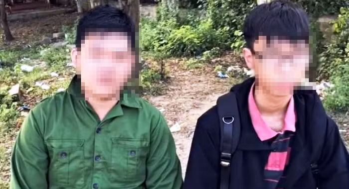 Nam sinh thừa nhận việc quay lén các bạn nữ sinh đang tắm tại một khóa học quân sự. Ảnh cắt từ clip